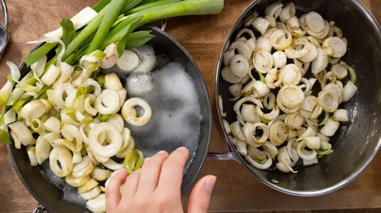 Culinaire experts zijn het eens: prei koken is lastiger dan je denkt en deze fouten verpesten vaak je gerecht